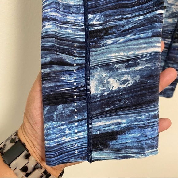 Lululemon Leggings Women’s Size 4 Multi Blue Fast Free Crop II Nulux Shorelines - Picture 7 of 16